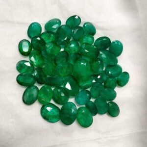 Emerald Gemstone – The Stone of Wisdom, Prosperity, and Healing